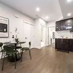 La Maison, Near University & Dt, 2Br Bsmt Suite, King Bed!